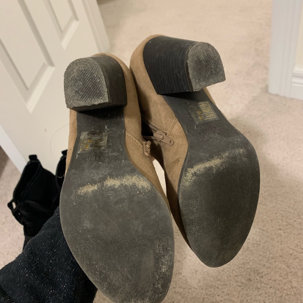Call it Spring booties - Picture 5 of 5
